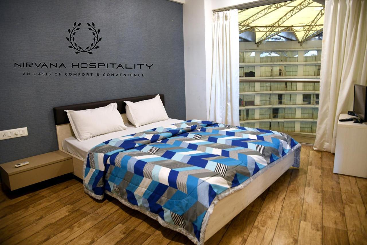 Rajhans Belliza Luxurious Studio Apartment Сурат Екстериор снимка