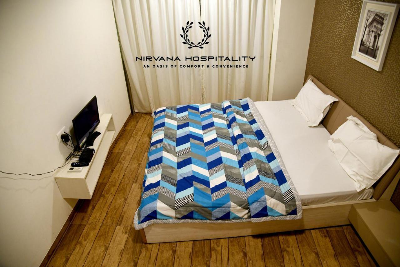 Rajhans Belliza Luxurious Studio Apartment Сурат Екстериор снимка