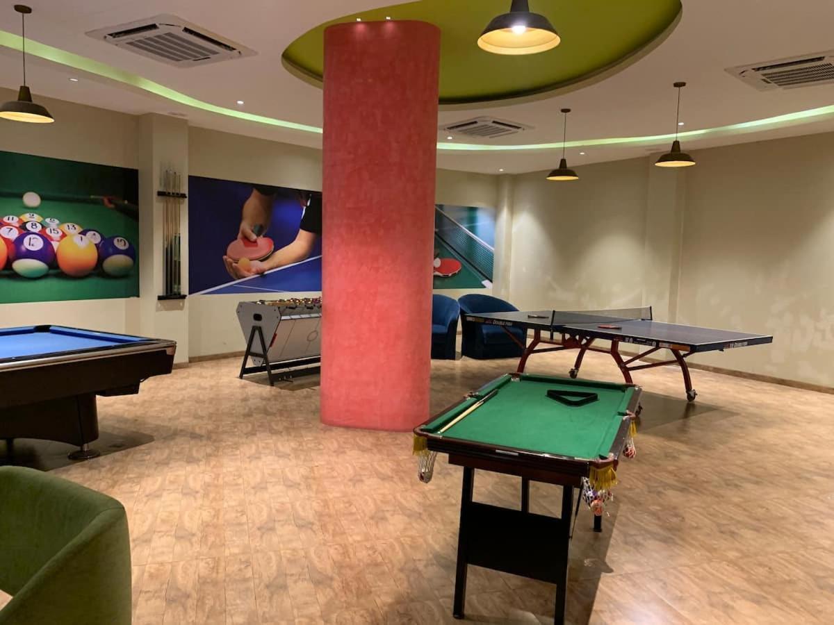 Rajhans Belliza Luxurious Studio Apartment Сурат Екстериор снимка
